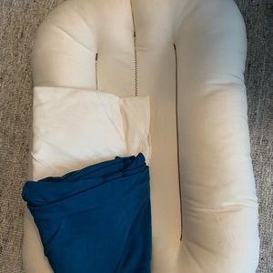 Snuggle me organic baby lounger